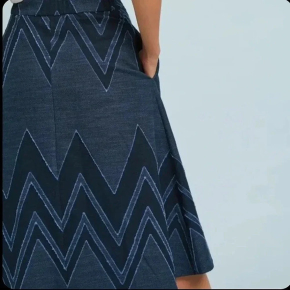 Anthropologie Eva Franco Textured-Chevron Midi Skirt Blue Ruffle Front Size 4 - Picture 2 of 16